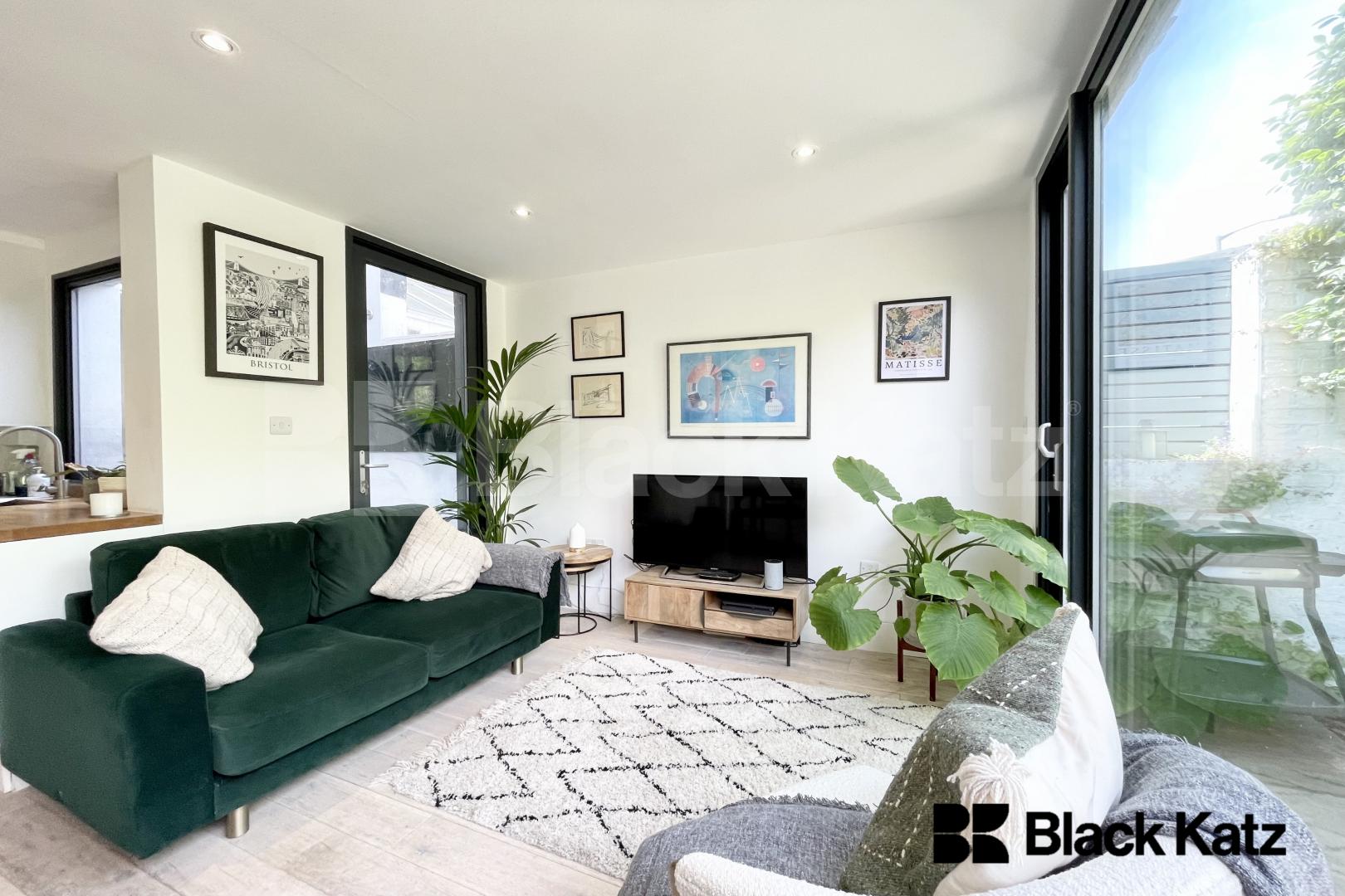 Beautiful garden flat marrying period charm with contemporary living Gowrie Road , Clapham Junction 